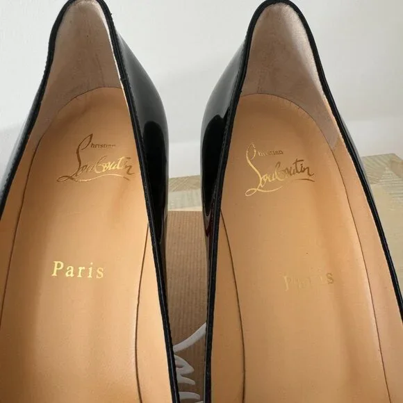 *NEW* Christian Louboutin KATE Pointe Toe Patent Leather Pump 39EU - Picture 5 of 9